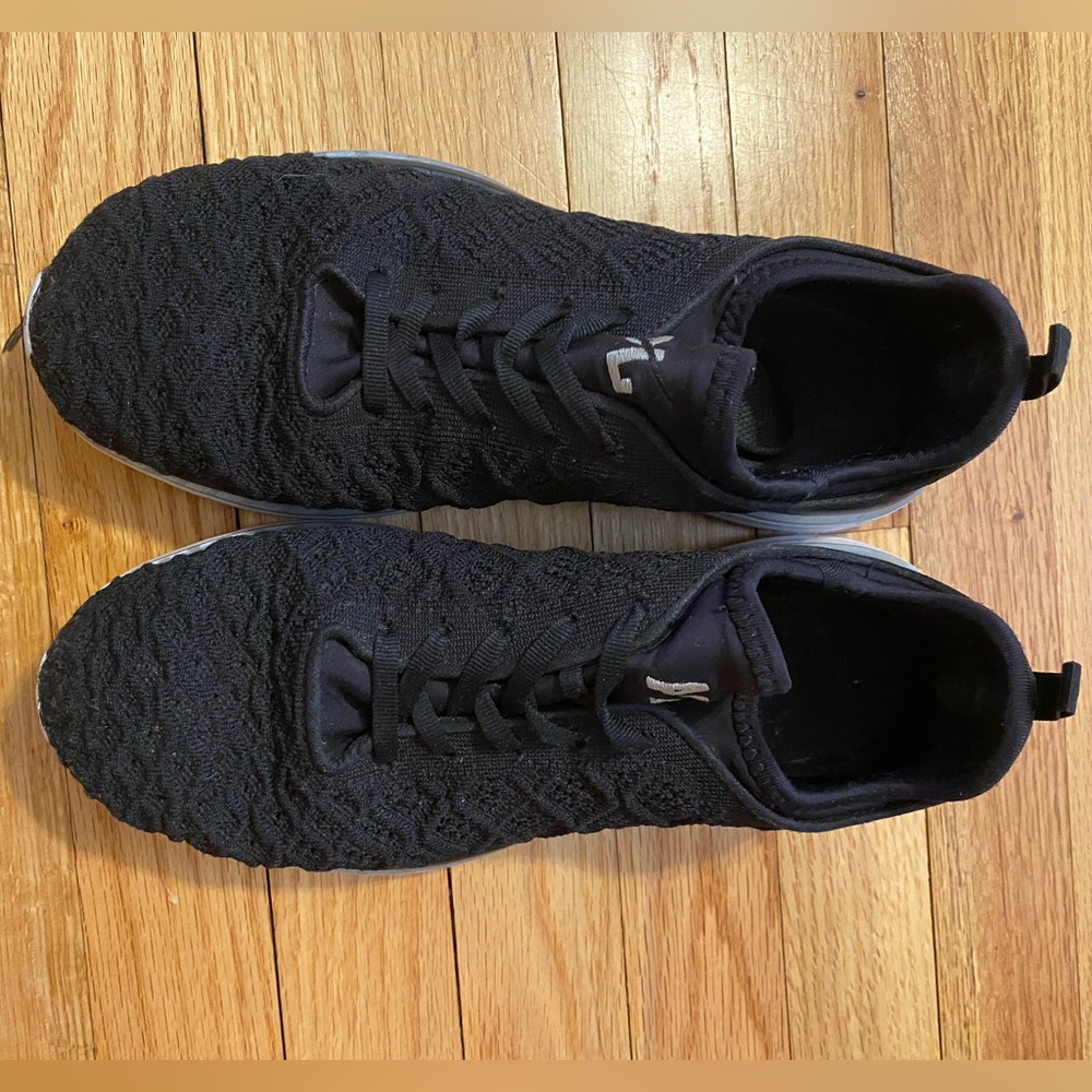 APL TechLoom Phantom Running Shoe